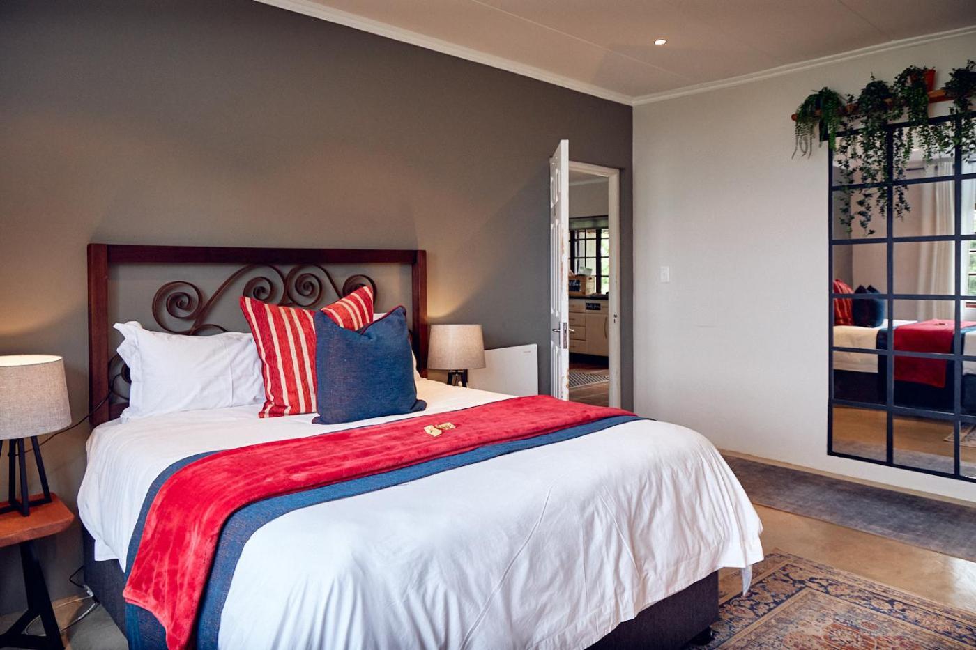 The Aloes Farm - The Studio & The Gallery Apartment Hilton Room photo